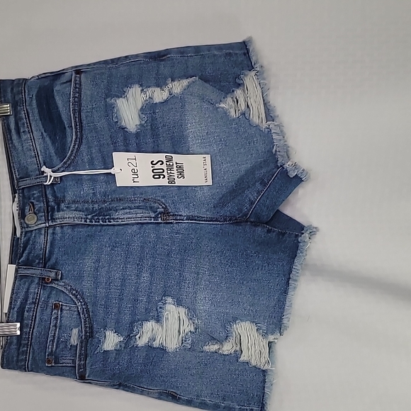 Vanilla Star Pants - Vanilla Star distressed jean shorts size 9 new with tags